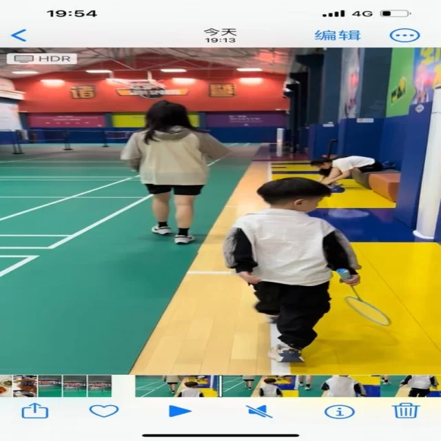 体育焦点人物与战术细节深度解析:赛场内外全景观察
